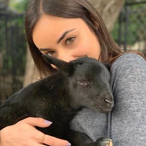 Meet your Posher, Jasmine